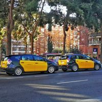 Principio de acuerdo con los taxistas en Barcelona, mientras Cabify se plantea abandonar la ciudad
