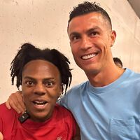 La emotiva reacción de IShowSpeed  al salir en un vídeo de Cristiano Ronaldo. "¡Hagámoslo, hagámoslo, Ronaldo!" 