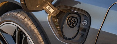 España se está poniendo las pilas con el coche eléctrico: oficialmente ya hay más de 46.600 puntos de recarga públicos, y siguen subiendo