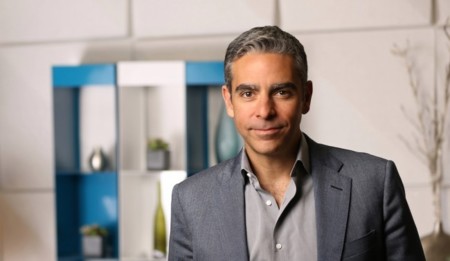 El CEO de PayPal dirigirá Facebook Messenger... pero no podrá decir ni mu sobre WhatsApp