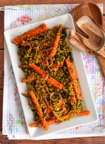 Ensalada de quinoa y cúrcuma con zanahorias en escabeche. Receta saludable