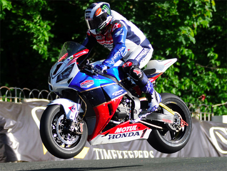 IOMTT 2012: John McGuinness es el piloto a batir tras la última sesión clasificatoria