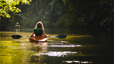Si este verano vas a probar a practicar Kayak te contamos cuáles son sus beneficios y cinco sitios donde practicarlo en España