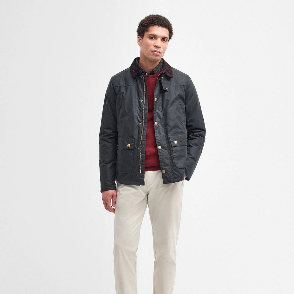 Barbour - Chaqueta de hombre de cuello alto y parches en los hombros.