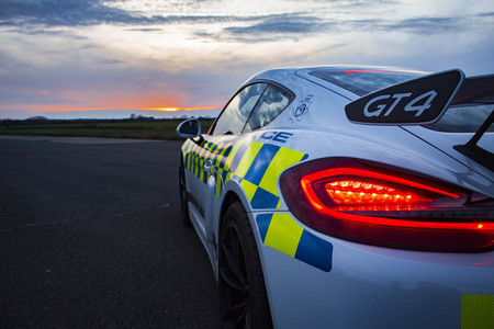 La policía de Norfolk, en Inglaterra, estrena un Porsche Cayman GT4