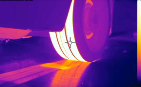 Si tuvieras una cámara térmica, así se vería cada vez que quemaras rueda (a lo bestia)
