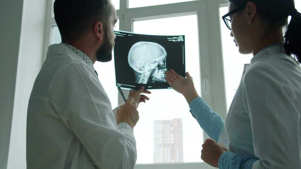 Los hospitales están utilizando IA para diagnosticar. Y a las aseguradoras no les está gustando nada
