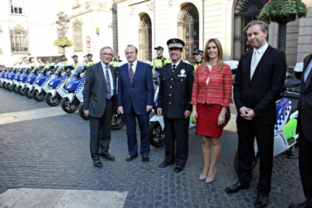La Guardia Urbana de Barcelona estrena 30 unidades del scooter eléctrico BMW C Evolution
