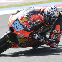 José Antonio Rueda sentencia el mundial de Moto3 en Misano adelantando a Máximo Quiles en la última curva 