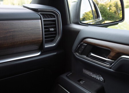 Chevrolet Silverado 2022 1600 13