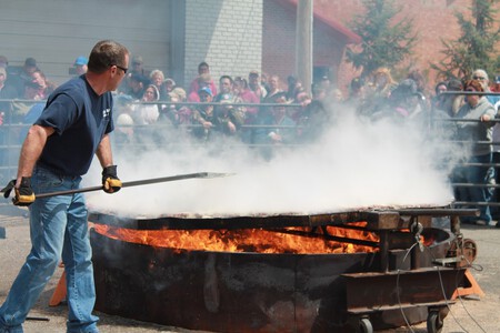 El Reno Main Street Fried Onion Burger Day Festival