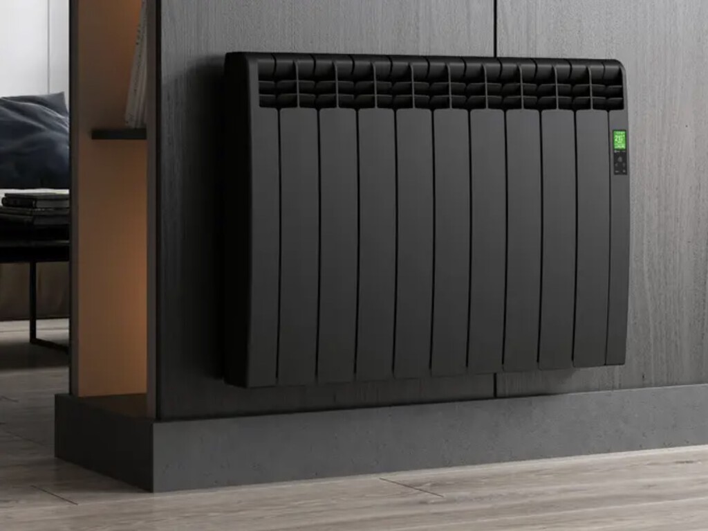 Fui a comprar un radiador normal y acabé con uno de calor azul: es la mejor compra que hice para el invierno