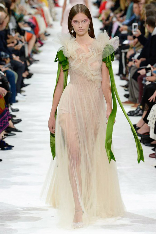 Avalentino Pasarela 744484320 683x