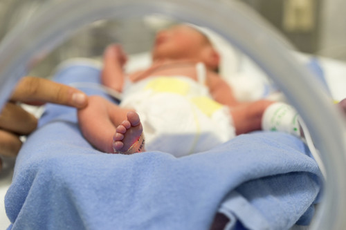 Cuando dan el alta a tu bebé prematuro y por fin te lo llevas a casa
