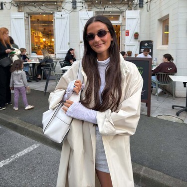 Las nuevas dad sneakers de Nike en color batido de fresa que llevan las chicas elegantes al gimnasio 