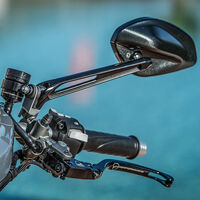 Lo que menos nos gusta a los moteros de las motos eléctricas es que no tienen marchas. Kymco lo soluciona con un cambio fake