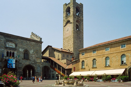 Piazza Vecchia y Piazza del Duomo: el corazón de Bérgamo que te enamorará