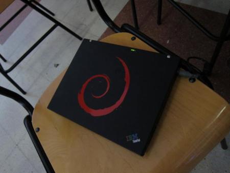 Debian cambia GNOME por Xfce para Wheezy. La razón: GNOME es demasiado grande para caber en un CD
