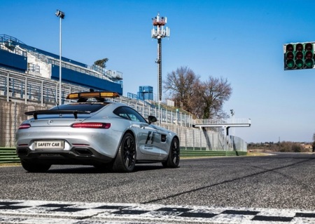 Mercedes Benz Amg Gt S F1 Safety Car 2015 800x600 Wallpaper 08