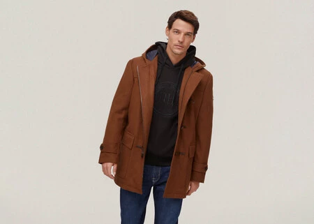 Esta parka de Pedro del Hierro es más elegante que muchos de los abrigos que llevarás en invierno (y puede ser tuya a mitad de precio)