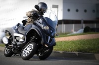 Piaggio MP3 LT con carnet de coche y sin límite de 70 km/h