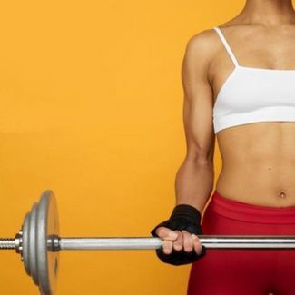 Alternar el ejercicio aeróbico con entrenamiento de fuerza