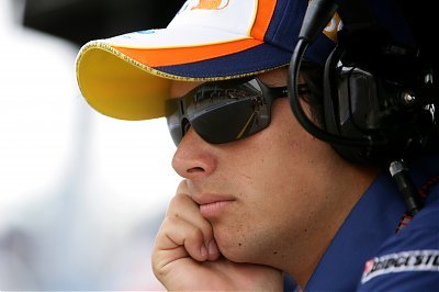 Nelsinho califica de 'súper piloto' a Alonso