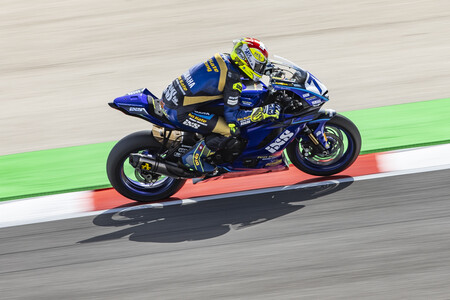 Dominique Aegerter bate a Federico Caricasulo para frustrar el primer triunfo de Ducati en Supersport