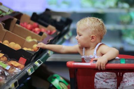 El primer año de vida determina las preferencias alimentarias de los niños