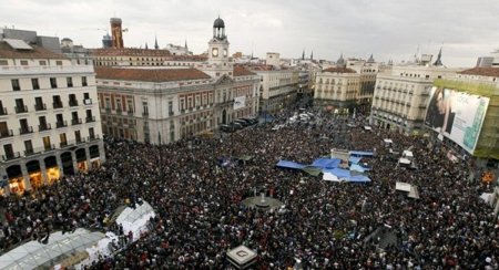 Los acampados en Sol llegan a un "acuerdo de mínimos" sobre los que debatir