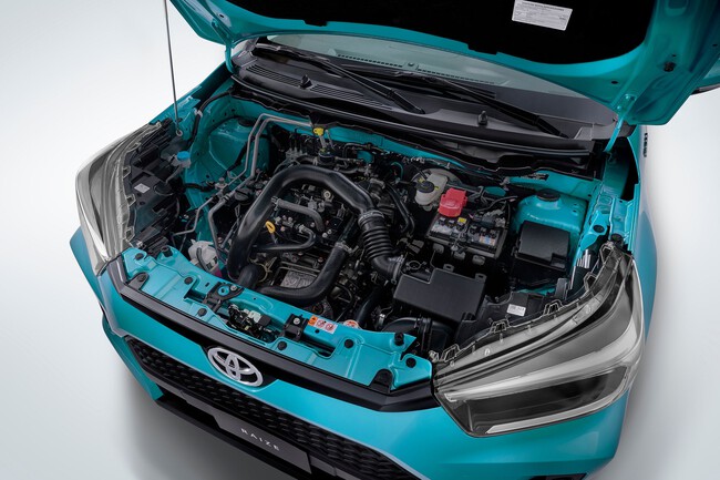 Pequeña camioneta con motor turbo, ideal para la ciudad. Es una de las más baratas y viene de una marca japonesa