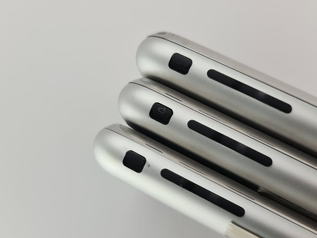 Aparecen fotos de prototipos del iPhone 2G con curiosas características que nunca llegaron a la versión final