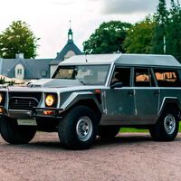 Para poder vender este rarísimo Lamborghini LM002 familiar necesitaban unos neumáticos carísimos de 50.000 euros. Reto conseguido: ya puedes comprarlo 