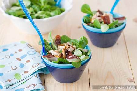 Ensalada de canónigos, jamón de pato y perdiz escabechada. Receta