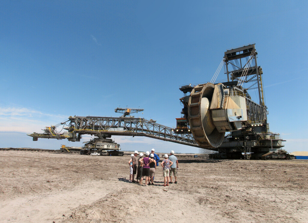 Es literalmente la máquina más grande y pesada construida jamás por el ser humano y se dedica a una sola cosa: extraer carbón 