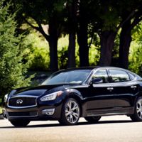 Infiniti Q70: Precios, versiones y equipamiento en México