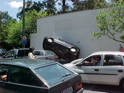 Volkswagen Touareg colgado