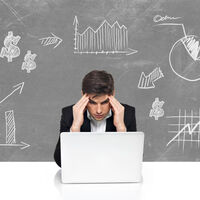 Cómo tomar mejores decisiones de bolsa, ahorro y economía