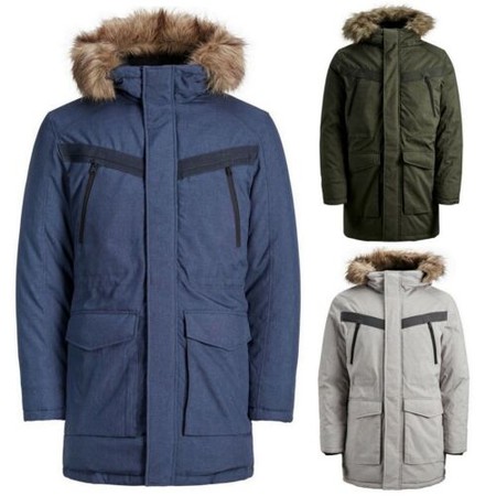 El plumífero con capucha de Jack & Jones Wind está rebajado a 39,95 euros y disponible en varios colores en eBay