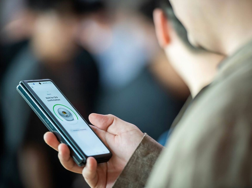 Worldcoin contraataca en España con una demanda frente a la prohibición. Es una forma de ganar tiempo 