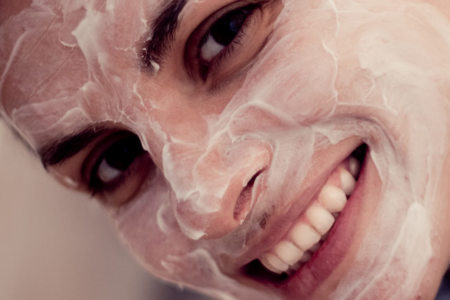Cinco hábitos cosméticos que pueden beneficiar la salud