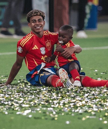 Sentimiento Indescriptible Con Muchas Ganas De Poder Celebrarlo Todos Juntos Somos Campeones D