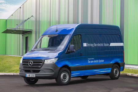 Sí, Tesla y Mercedes-Benz hablan en serio del desarrollo conjunto de una furgoneta Sprinter eléctrica