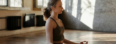 Estas tres posturas de yoga son las mejores si buscas tener la mente clara y potenciar tu concentración