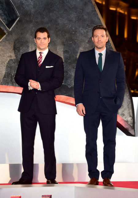 Batman y Superman lo tienen claro: el traje de tres piezas es lo más elegante