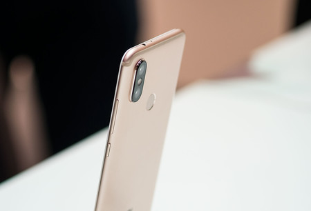Xiaomi MiA2 de 64GB, con Android One, a su precio mínimo con este cupón de descuento: 140,72 euros