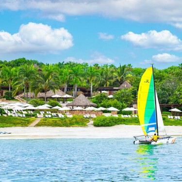 Aléjate del frío y disfruta en este paraíso de playa cercano a Guadalajara para Fin de Año con gran comida y ambiente