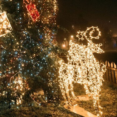 Estos jardines llenos de luces te harán sentir la Navidad: descubre la magia de la temporada con villas, talleres y shows