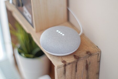 Nest Mini, el altavoz inteligente de Google que arrasará en este Black Friday 2020, a precio de escándalo en Plaza: llévatelo por 17 euros