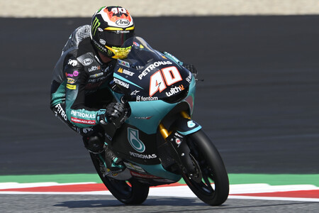 Darryn Binder celebra su posible salto de Moto3 directo a MotoGP marcando el mejor tiempo en Austria